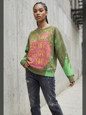 Snow Milk  "New York"  Graffiti Art Statement Sweatshirt Hanes Large